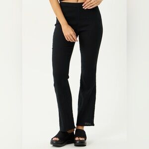 Afends FOCUS
SEERSUCKER FLARE PANT - Black - large